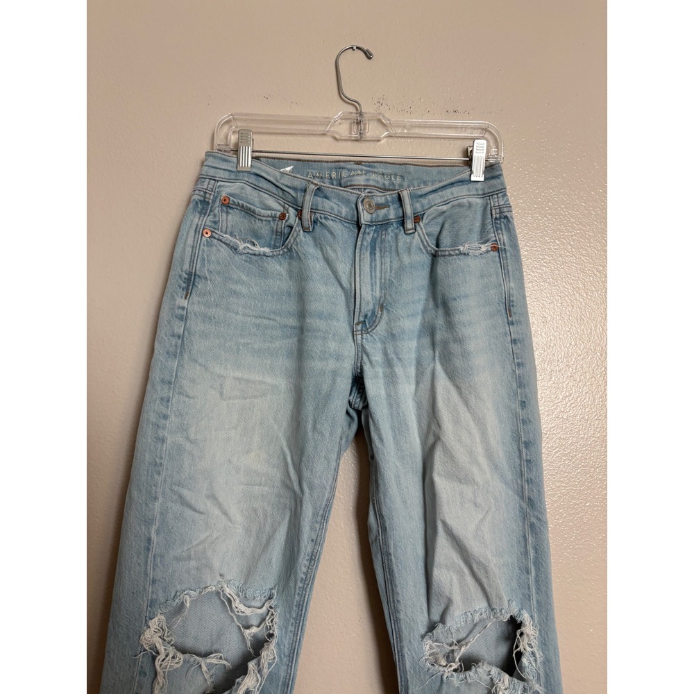 American Eagle 90s Straight Jeans Light Wash Distressed Blue Denim Size 6 Reg